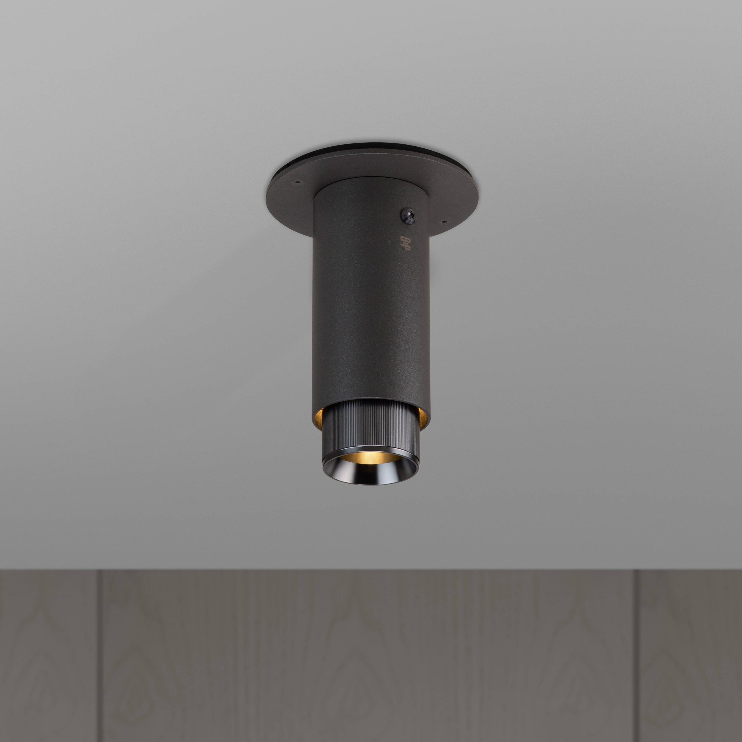 EXHAUST SURFACE / LINEAR / GRAPHITE / GUN METAL