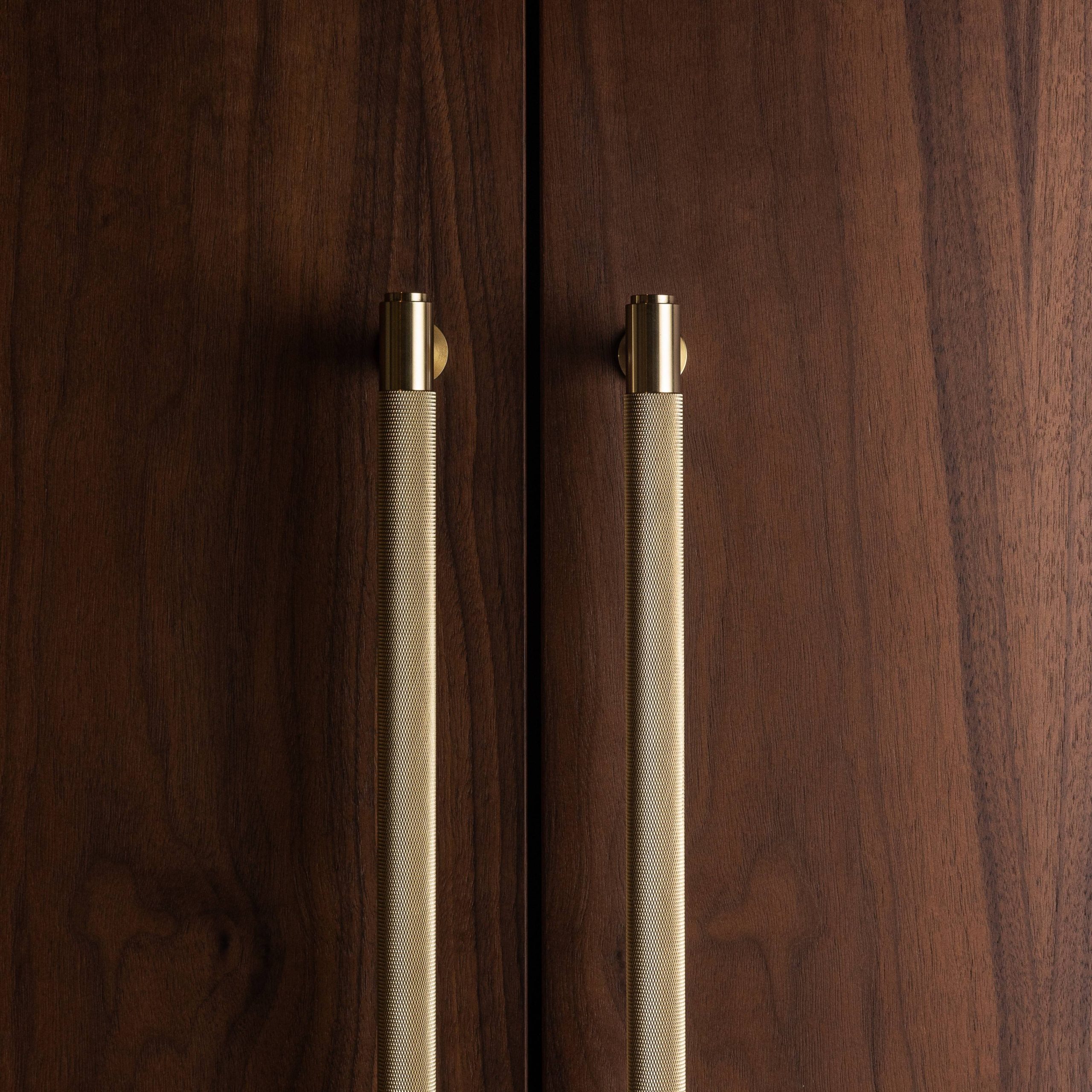 CLOSET BAR / CROSS / BRASS - Image 2