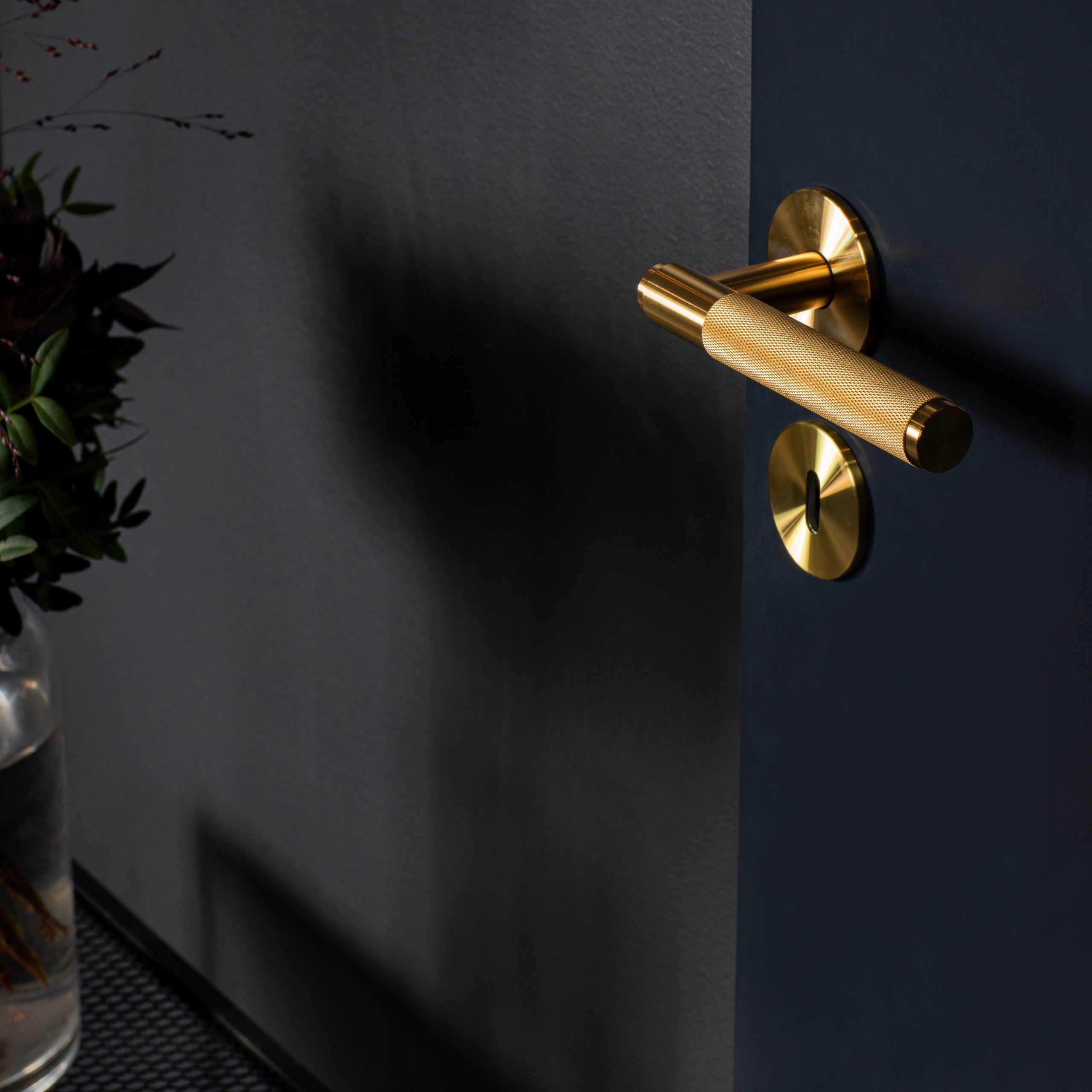 DOOR HANDLE SET / PASSAGE / CROSS / BRASS - Image 4