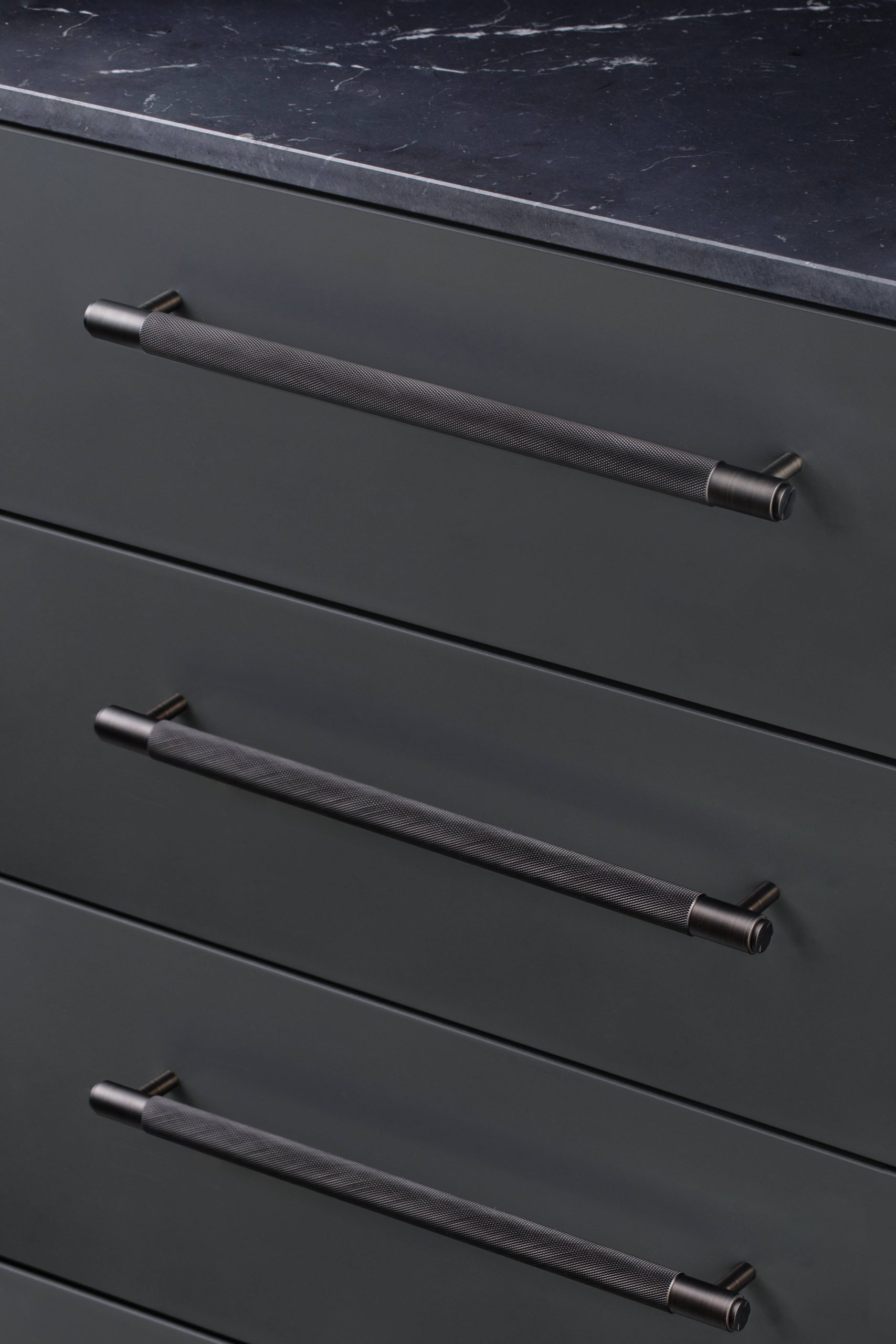 PULL BAR / CROSS / LARGE / SMOKED BRONZE - Image 4