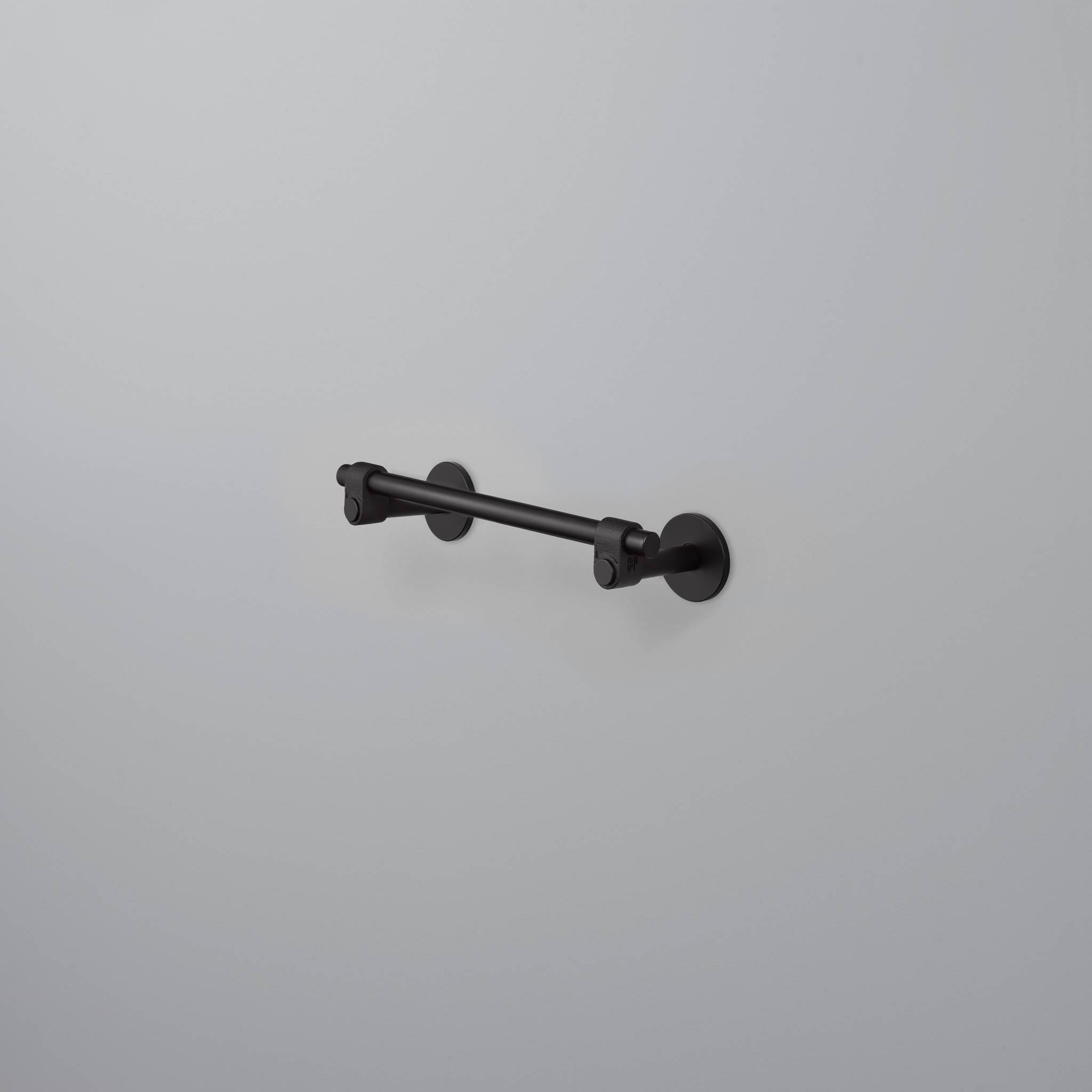 TOWEL RAIL / CAST / SMALL / WELDERS BLACK