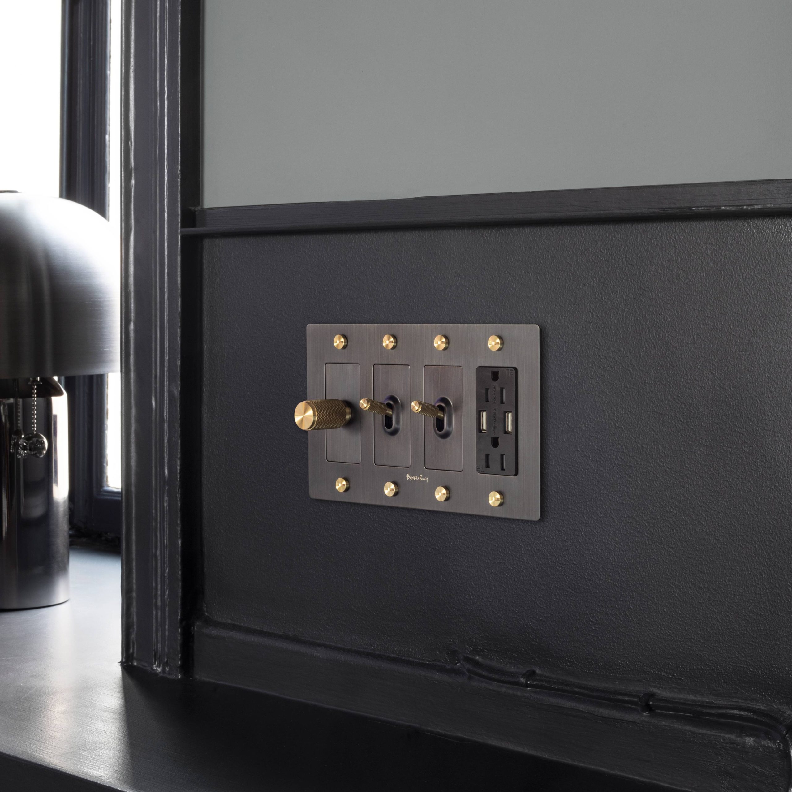 OUTLET MODULE / DUPLEX & 2 USB-A / BLACK - Image 2