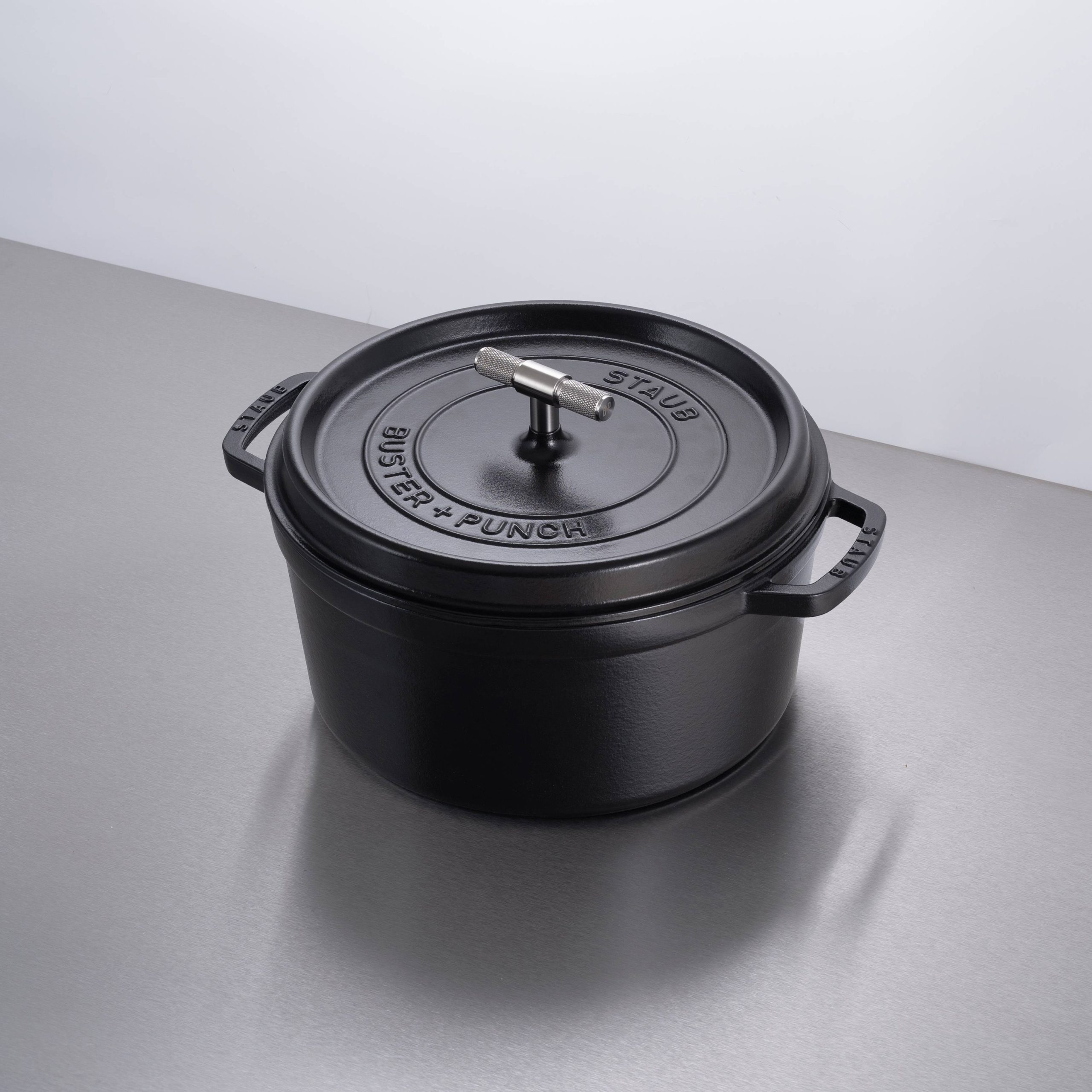 COCOTTE / 11.02 INCHES / CROSS / STAUB / BLACK / STEEL