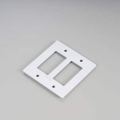 2G PLATE / WITH LOGO / WHITE