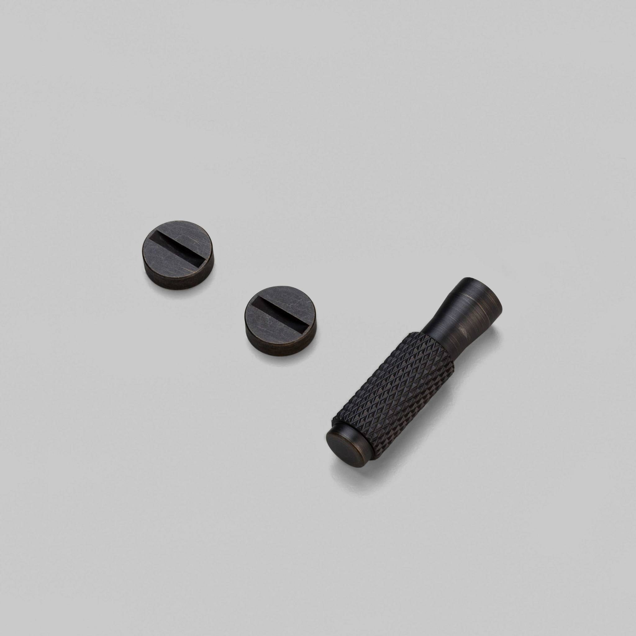 DETAIL KIT / TOGGLE / CROSS / SMOKED BRONZE
