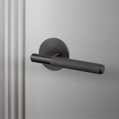 DOOR HANDLE SET / PASSAGE / LINEAR / SMOKED BRONZE