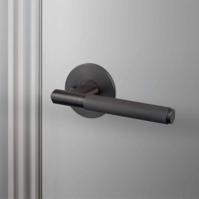 DOOR HANDLE SET / PRIVACY / LINEAR / SMOKED BRONZE