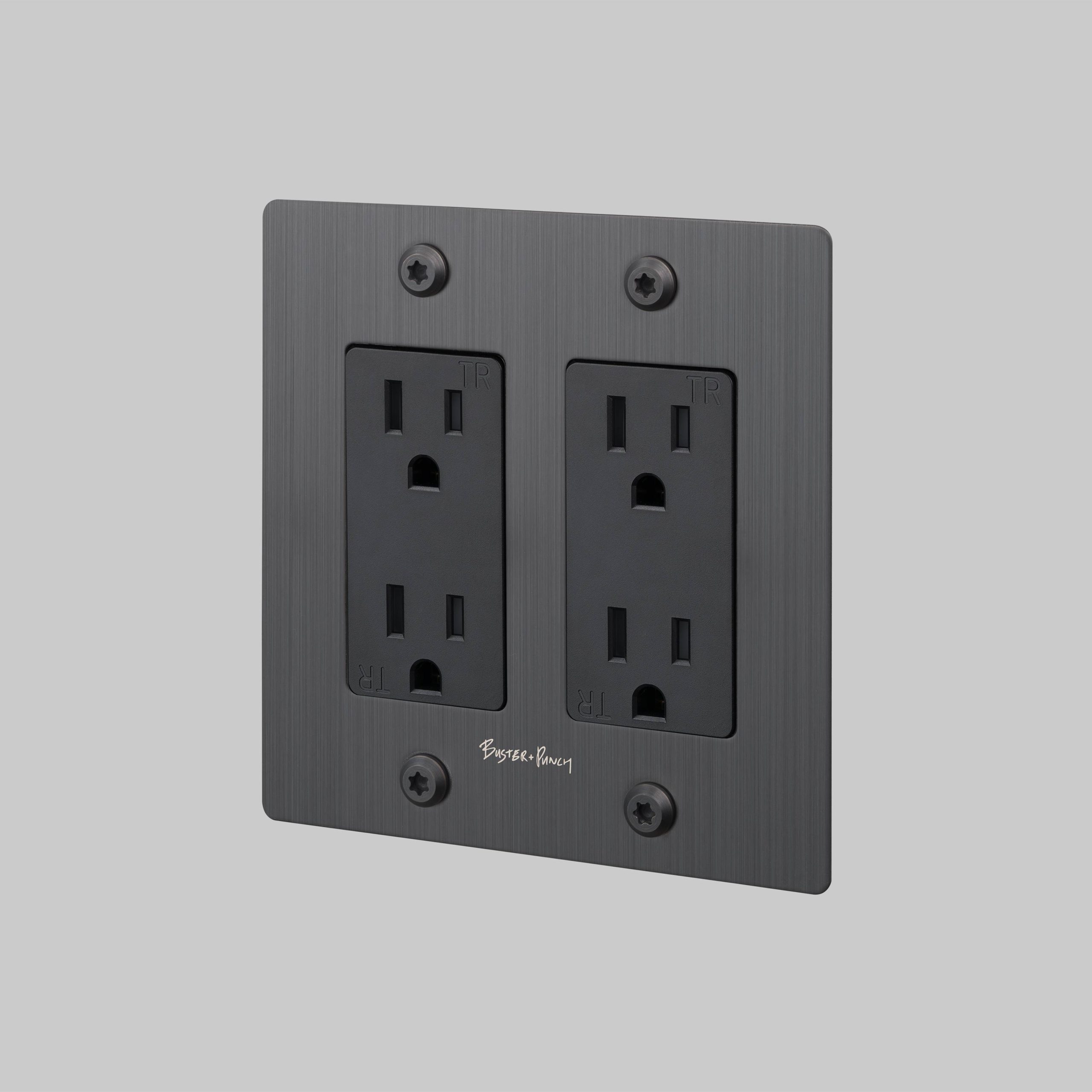 2G DUPLEX OUTLET / LINEAR / WITH LOGO / SMOKED BRONZE