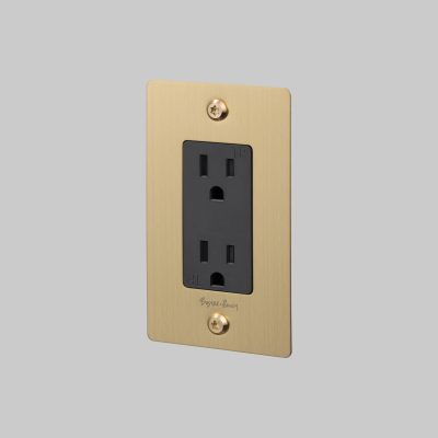 1G DUPLEX OUTLET / LINEAR / WITH LOGO / BRASS