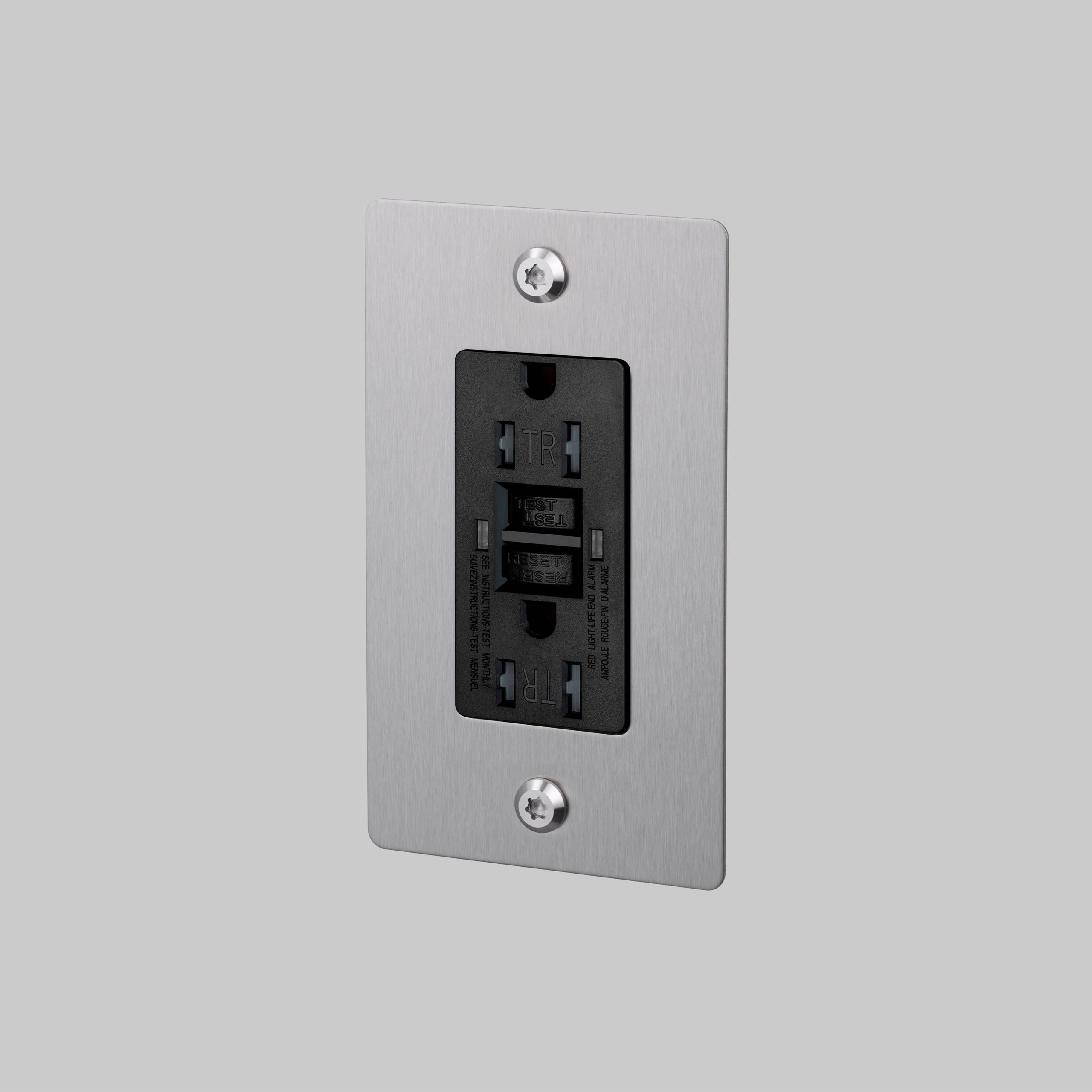 1G DUPLEX OUTLET / GFCI / LINEAR / WITHOUT LOGO / STEEL