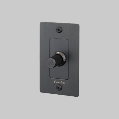 1G DIMMER / LED / LINEAR / WITH LOGO / SMOKED BRONZE
