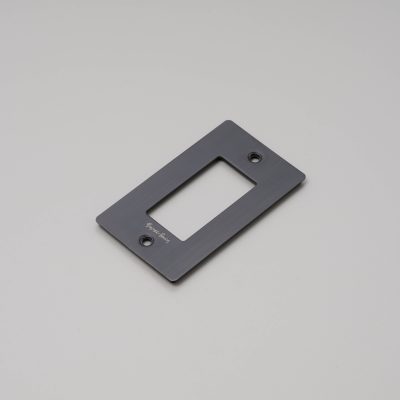 1G PLATE / WITH LOGO / SMOKED BRONZE
