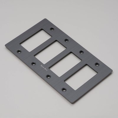 4G PLATE / WITH LOGO / SMOKED BRONZE
