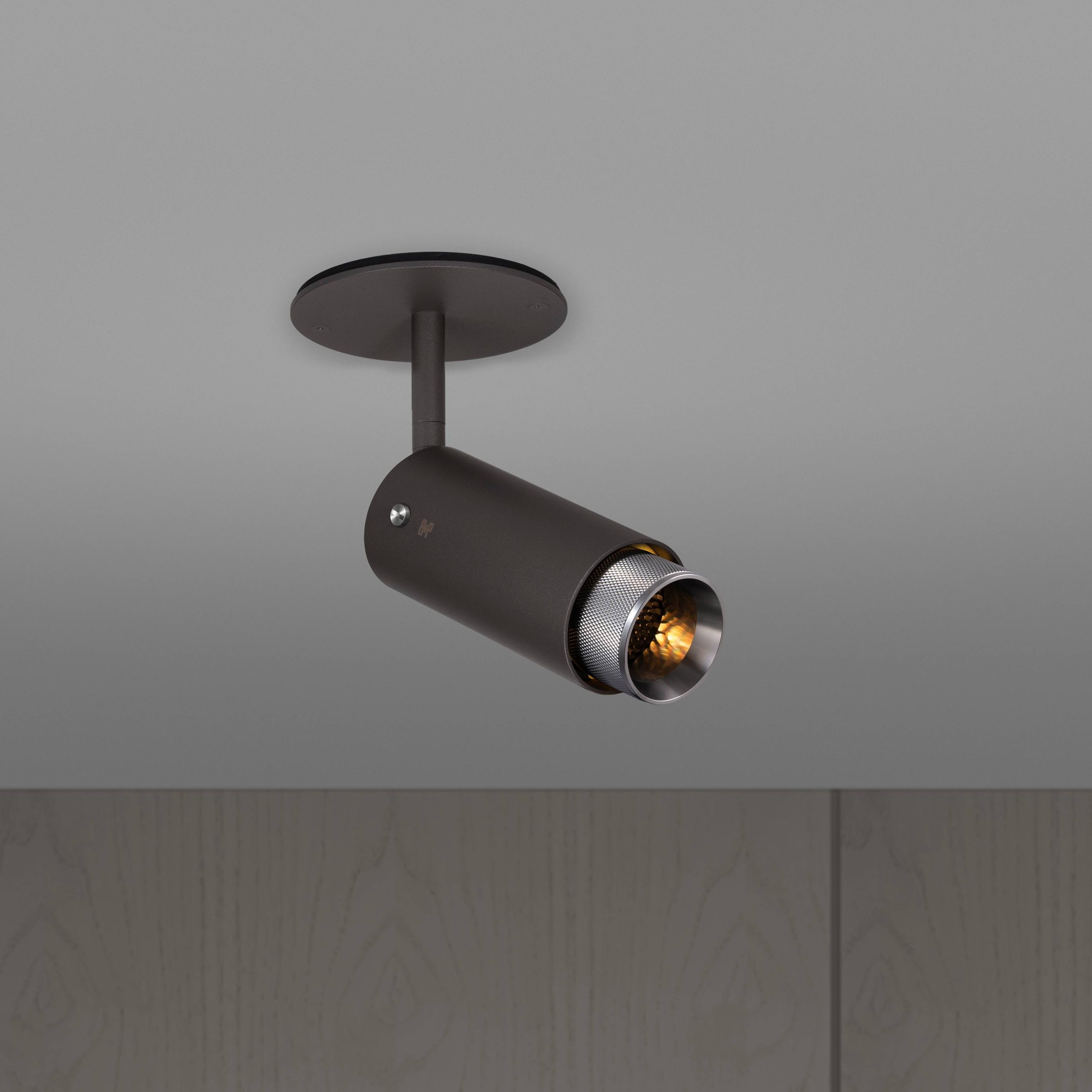 EXHAUST SPOT / CROSS / GRAPHITE / STEEL
