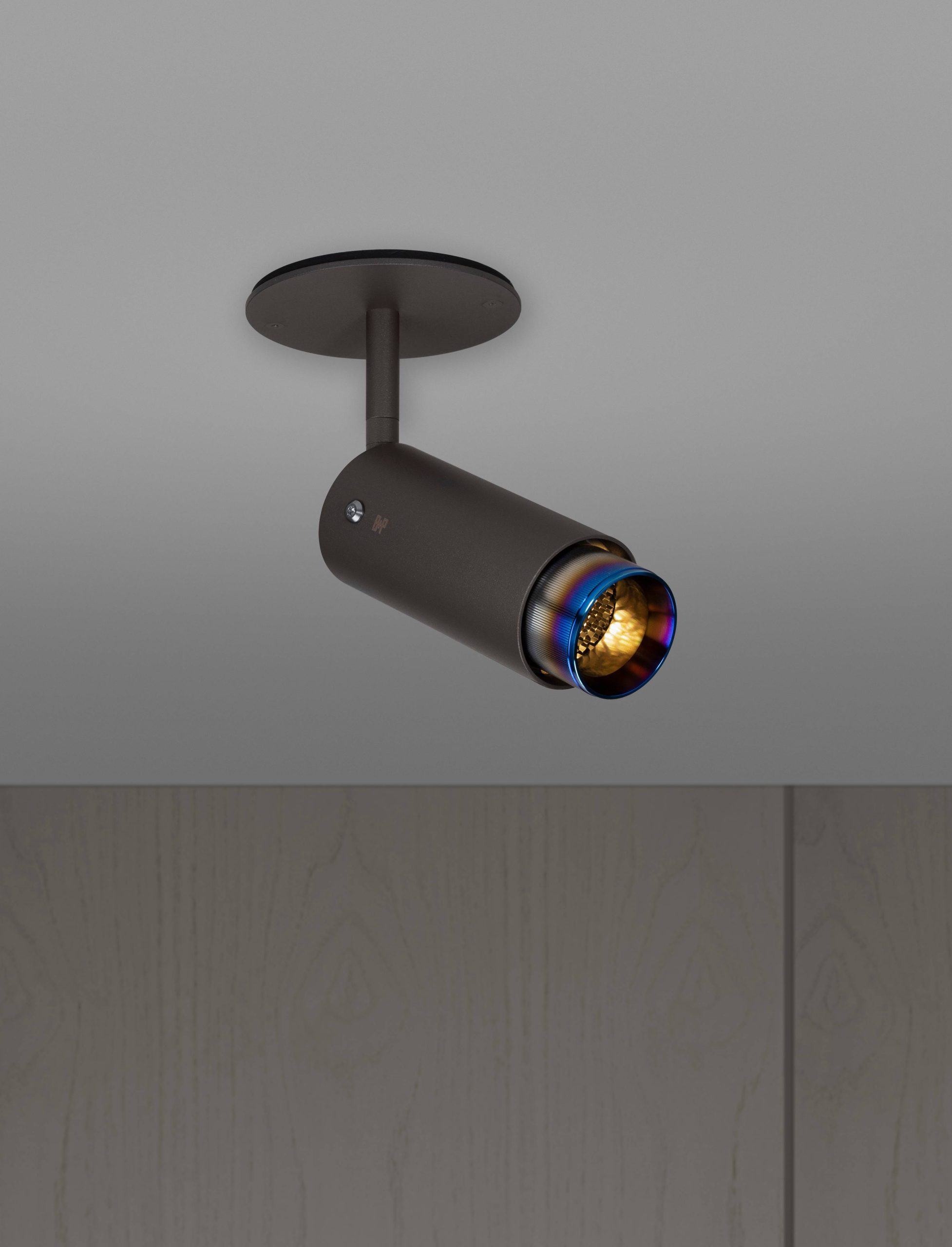 EXHAUST SPOT / LINEAR / GRAPHITE / BURNT STEEL