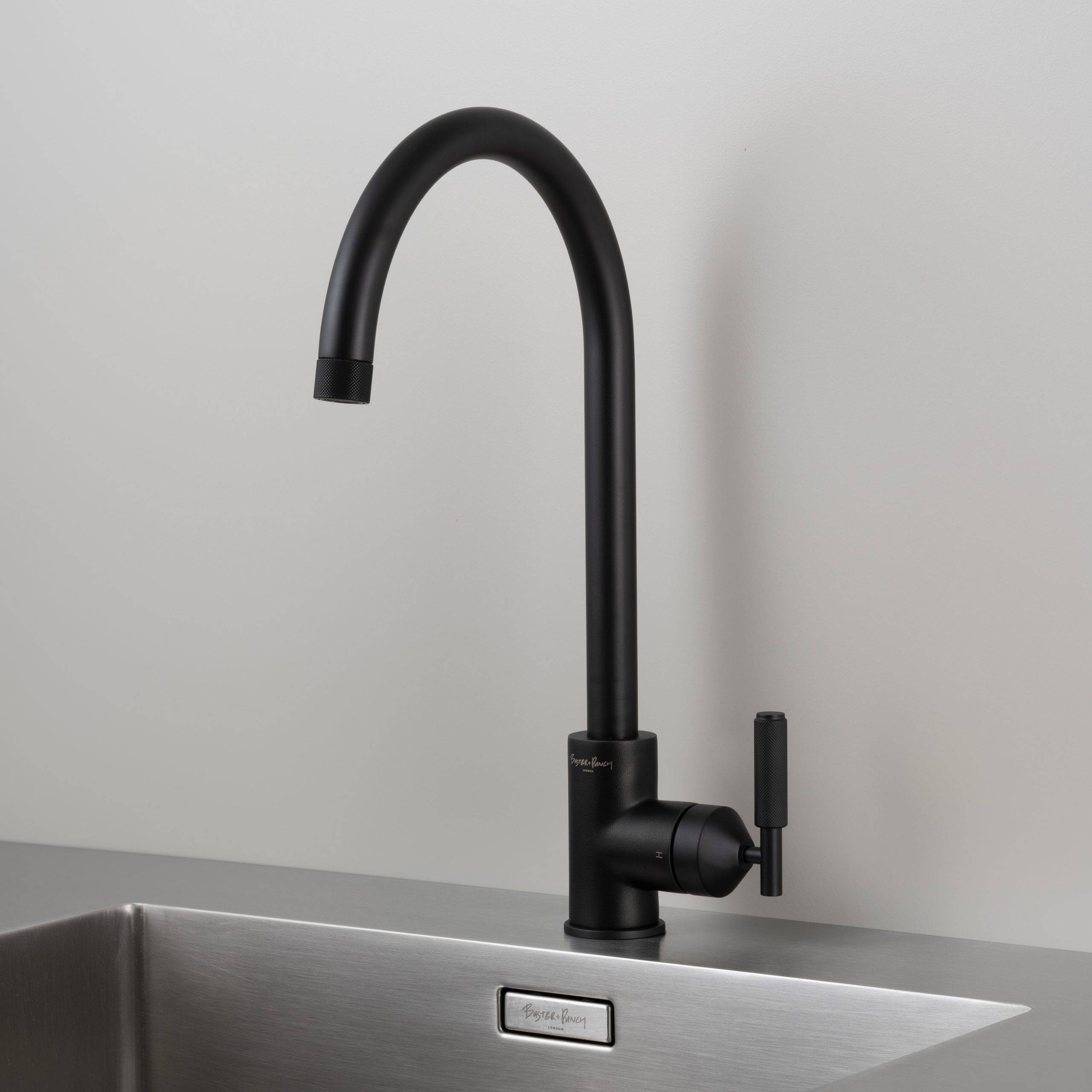 KITCHEN FAUCET / MIXER / CROSS / WELDERS BLACK