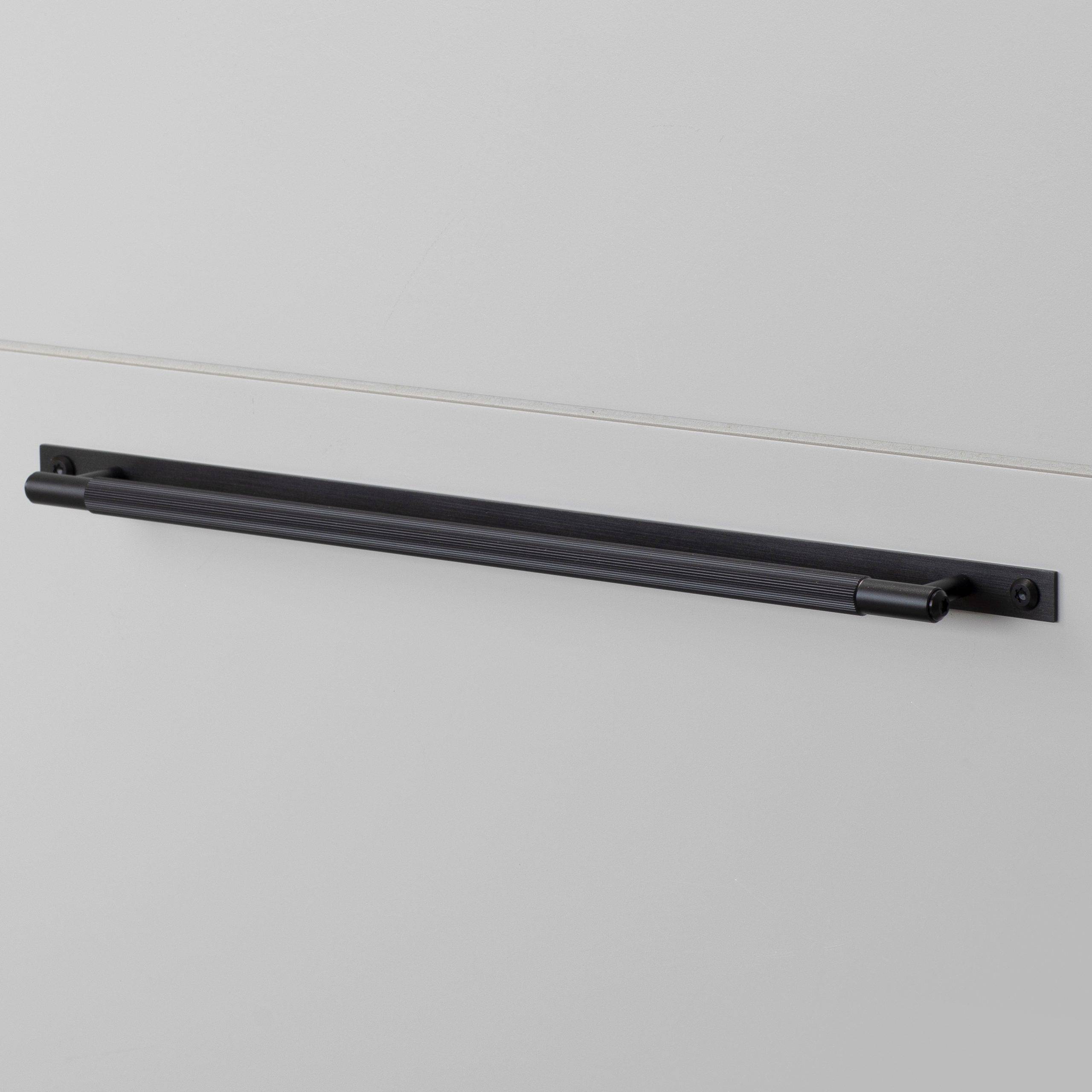 PULL BAR / PLATE / LINEAR / LARGE / BLACK