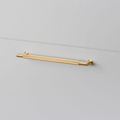 PULL BAR / LINEAR / MEDIUM / BRASS