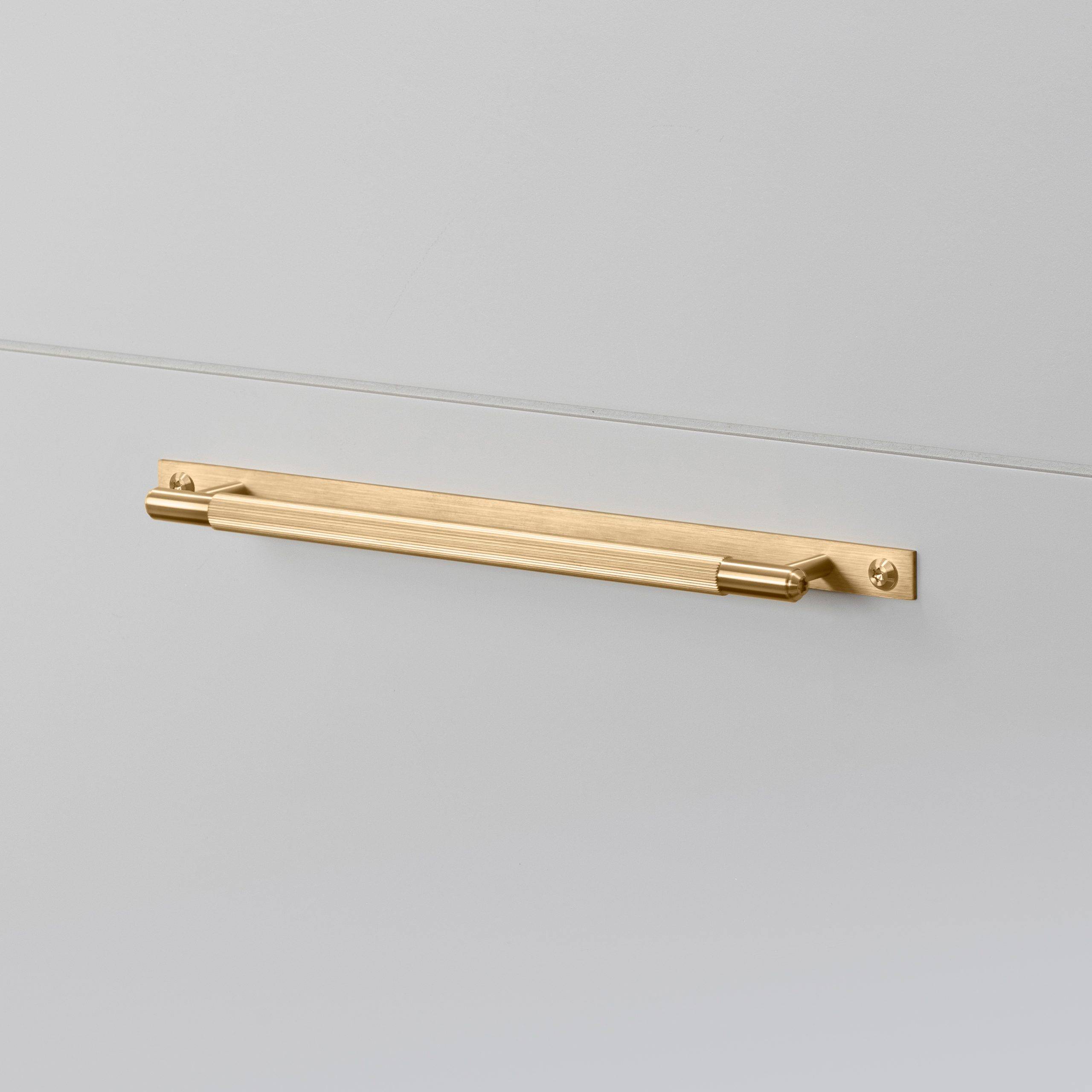 PULL BAR / PLATE / LINEAR / MEDIUM / BRASS