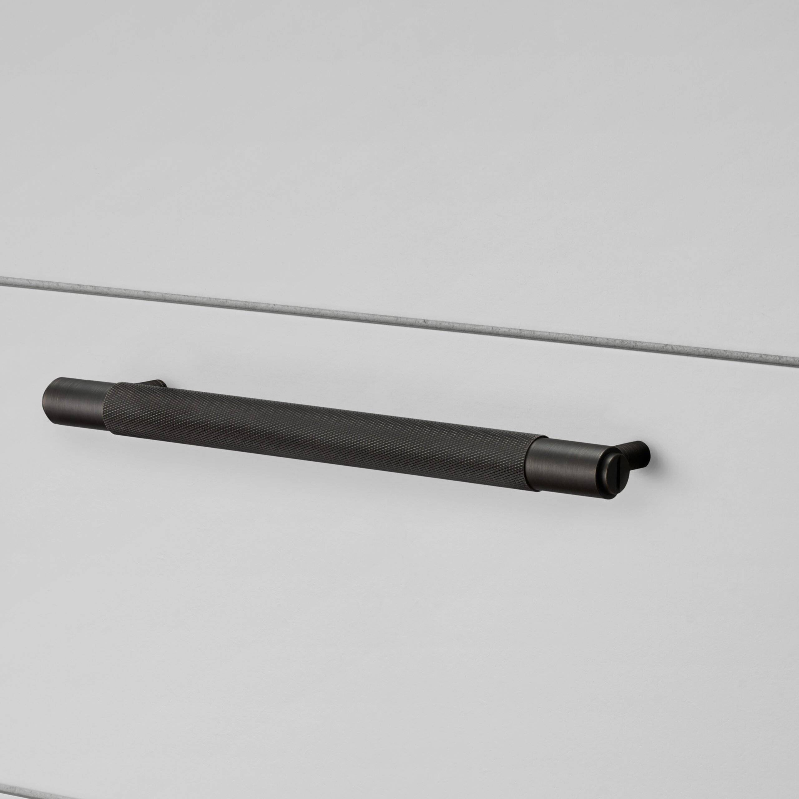PULL BAR / CROSS / LARGE / SMOKED BRONZE